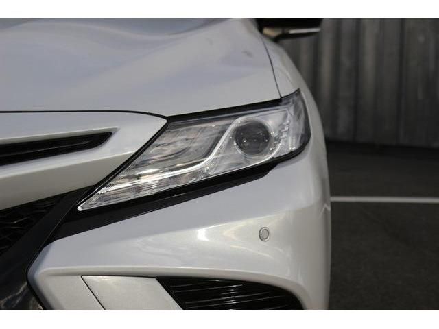 Toyota CAMRY HYBRID 2019-10 183870-4