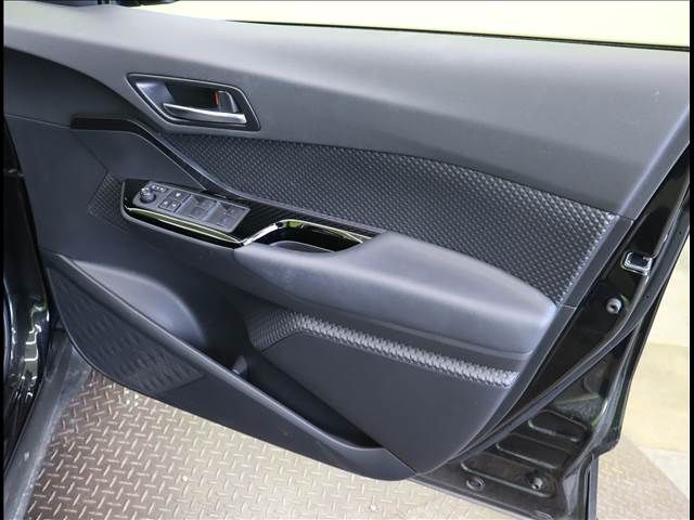 Toyota C-HR 2021-10 3200-22