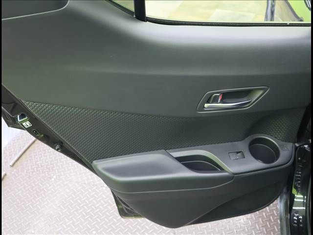 Toyota C-HR 2021-10 3200-29