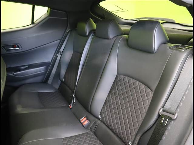 Toyota C-HR 2021-10 3200-28