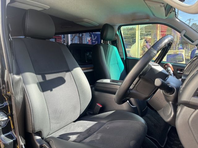 Toyota REGIUSACE VAN 2017-02 182730-2