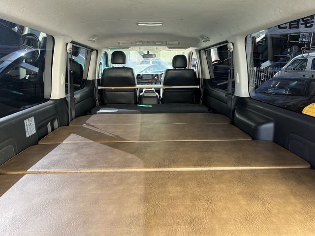 Toyota REGIUSACE VAN 2017-02 182730-6