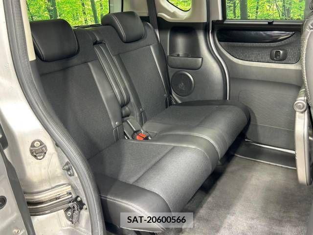 Honda N BOX CUSTOM 2015-02 329219-9