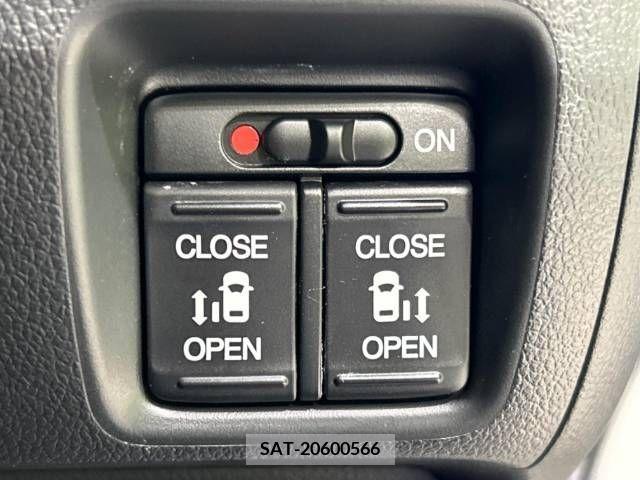 Honda N BOX CUSTOM 2015-02 329219-5