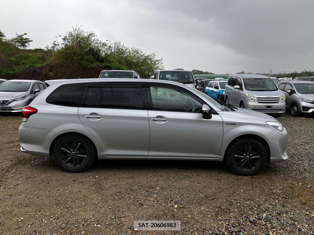 Toyota COROLLA FIELDER 2017-04 297685-5