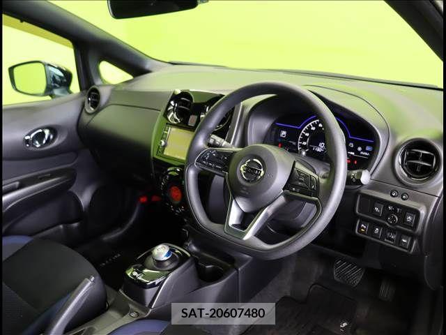 Nissan NOTE 2018-11 372550-15
