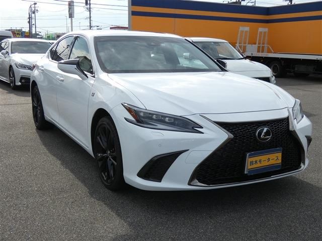 Lexus ES 2023-02 7492-1