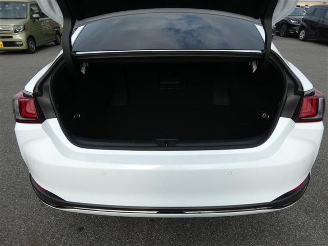 Lexus ES 2023-02 7492-4