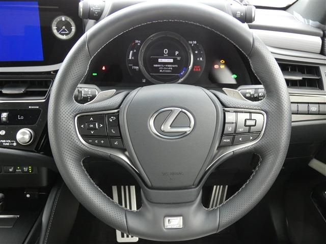 Lexus ES 2023-02 7492-6