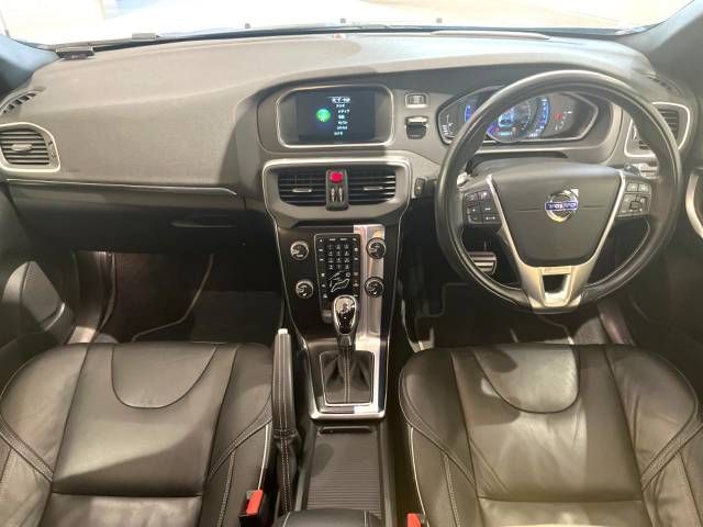 Volvo V40 2014-11 190100-1