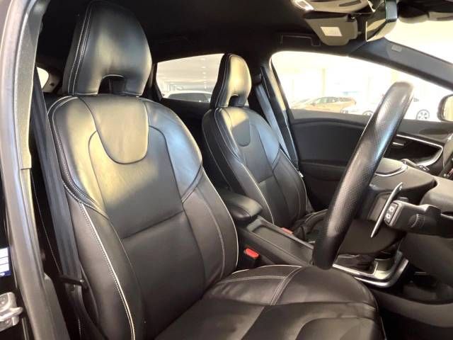 Volvo V40 2014-11 190100-10