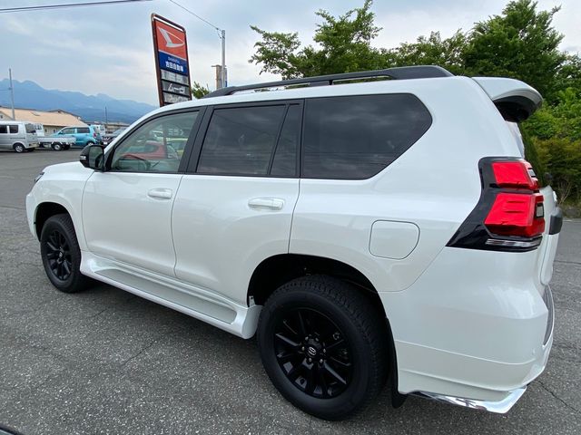 Toyota PRADO 2023-05 2697-8