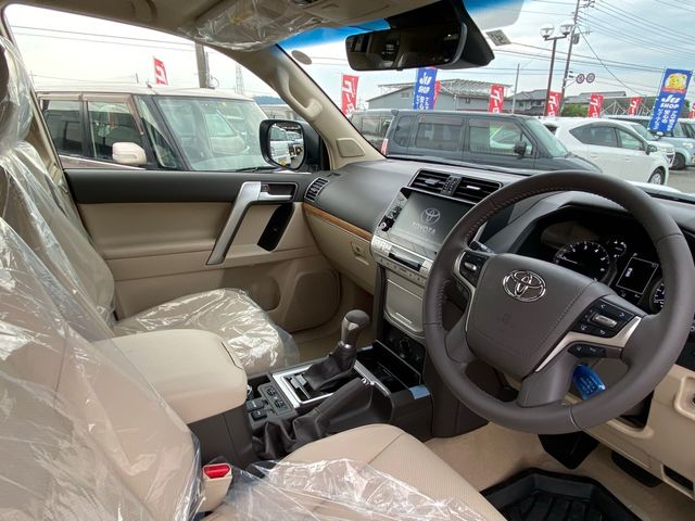 Toyota PRADO 2023-05 2697-1