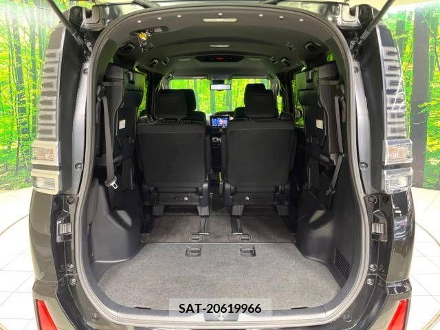 Toyota VOXY 2019-03 321627-11