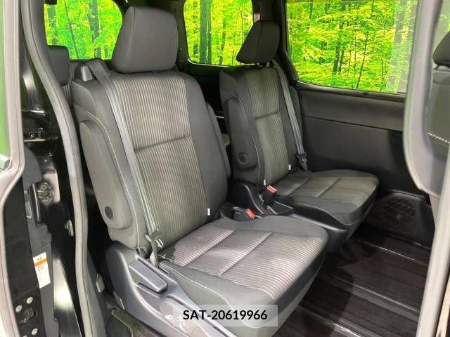 Toyota VOXY 2019-03 321627-9