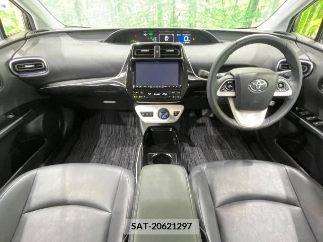 Toyota PRIUS 2018-07 348675-1