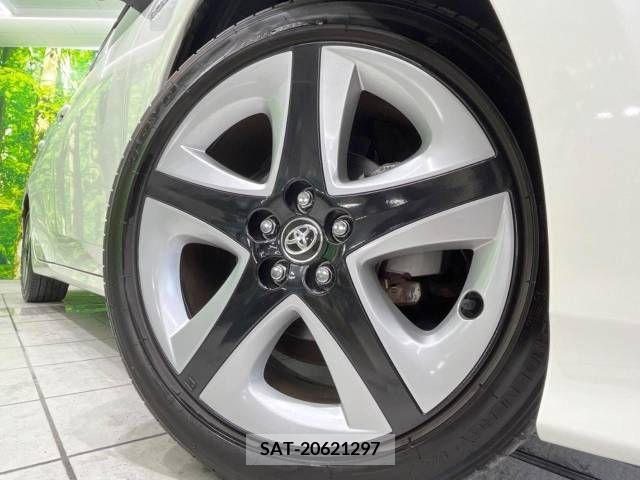 Toyota PRIUS 2018-07 348675-13