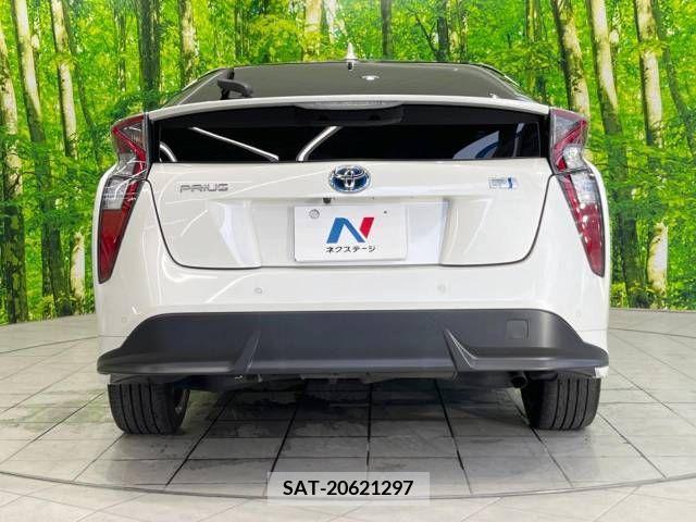 Toyota PRIUS 2018-07 348675-15
