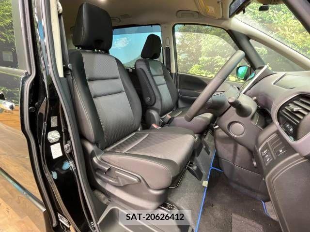 Nissan SERENA 2020-10 379144-8