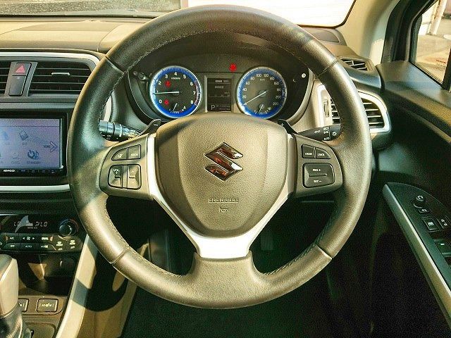 Suzuki SX4 S-CROSS 2015-02 4986-13