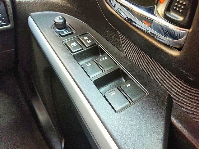 Suzuki SX4 S-CROSS 2015-02 4986-15