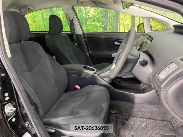 Toyota PRIUS 2013-07 282332-8