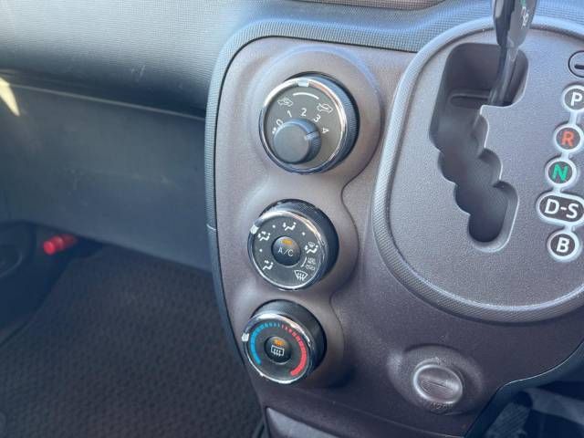 Toyota PORTE 2014-06 194738-6