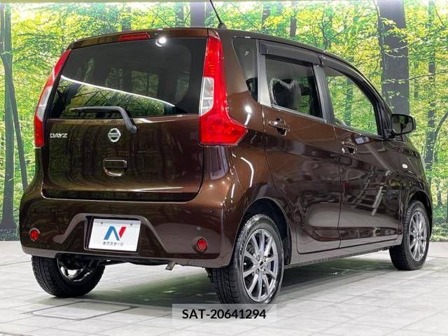 Nissan DAYZ 2015-12 323337-17