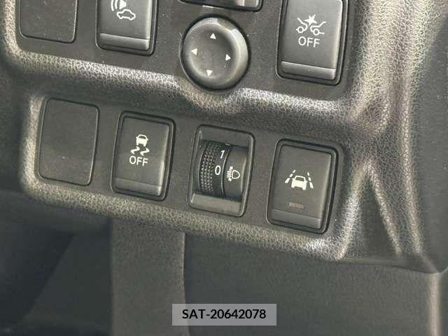 Nissan NOTE 2019-06 328143-14