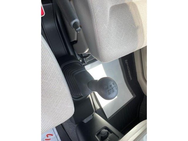 Suzuki WAGON R 2018-02 8524-5