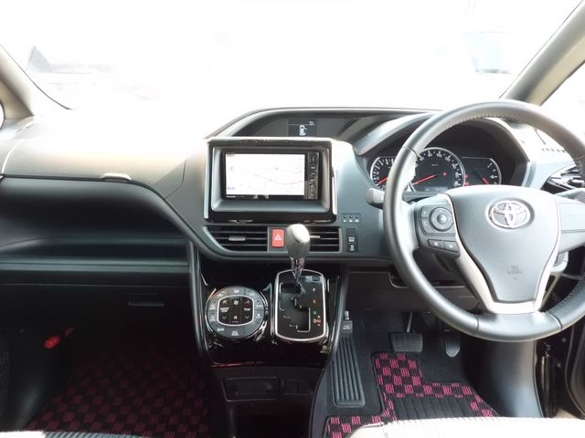Toyota VOXY 2016-08 181586-8
