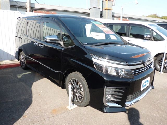 Toyota VOXY 2016-08 181586-2