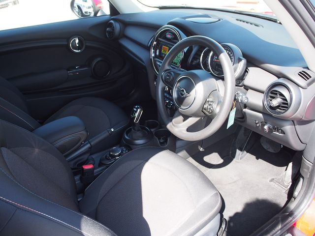 Bmw MINI 2018-08 1854-1