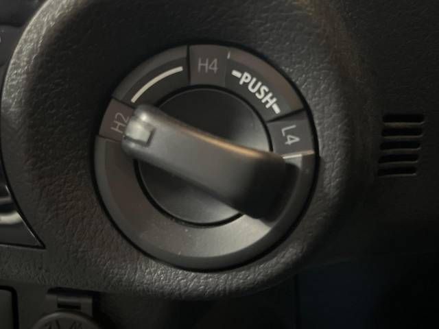 Toyota HILUX 2021-02 16227-7