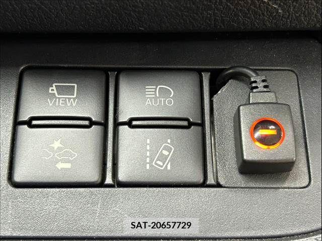 Toyota SIENTA 2018-12 379027-6