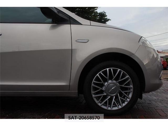 Chrysler YPSILON 2013-02 204011-11