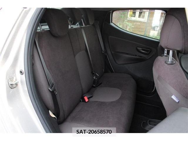 Chrysler YPSILON 2013-02 204011-10