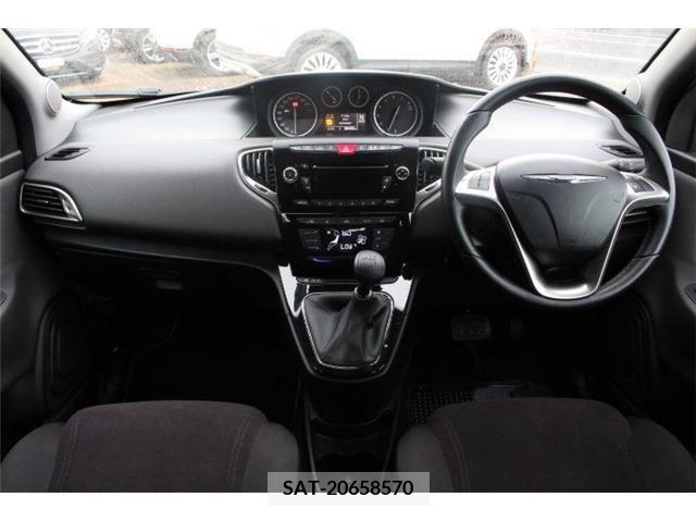 Chrysler YPSILON 2013-02 204011-6