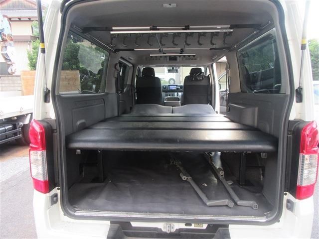 Nissan NV350 Caravan 2012-10 5107-12