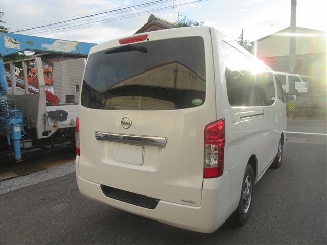 Nissan NV350 Caravan 2012-10 5107-2
