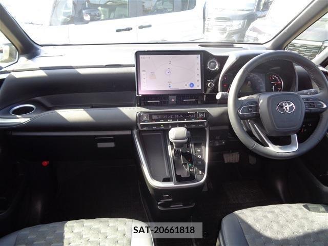 Toyota VOXY 2023-02 247862-11