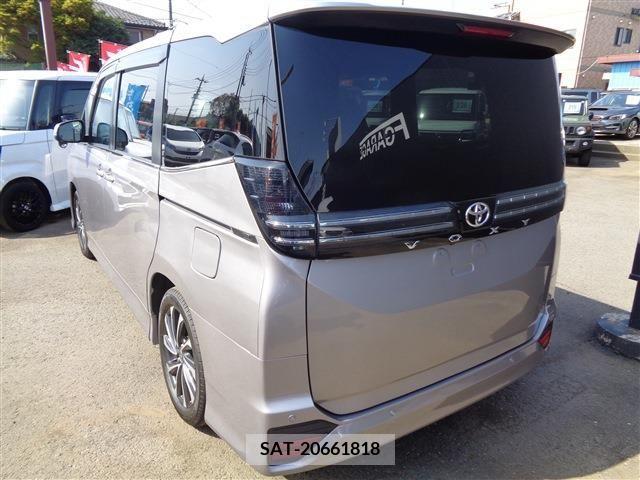 Toyota VOXY 2023-02 247862-4