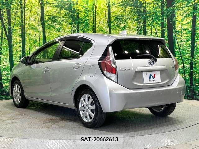 Toyota AQUA 2016-01 389309-17