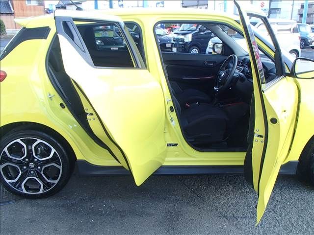 Suzuki SWIFT 2018-10 186285-4