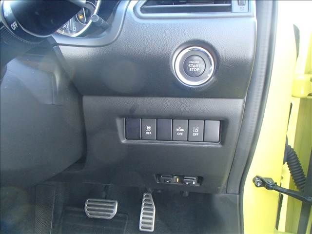 Suzuki SWIFT 2018-10 186285-11