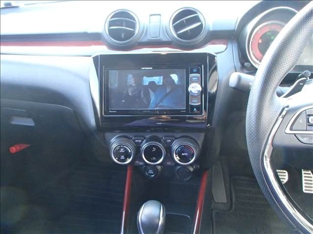 Suzuki SWIFT 2018-10 186285-12