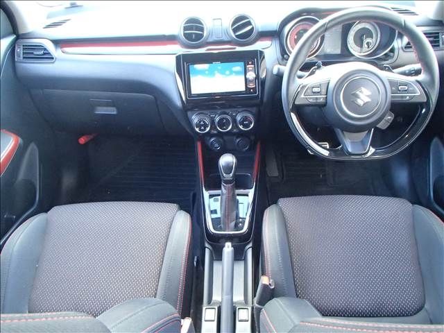Suzuki SWIFT 2018-10 186285-1