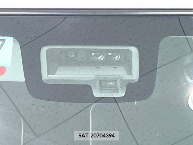 Suzuki X BEE 2019-07 325233-4
