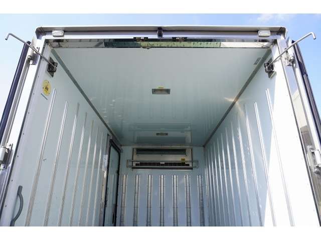 Isuzu ELF TRUCK 2018-05 18767-18