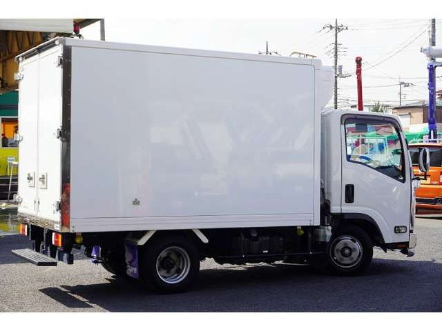 Isuzu ELF TRUCK 2018-05 18767-7